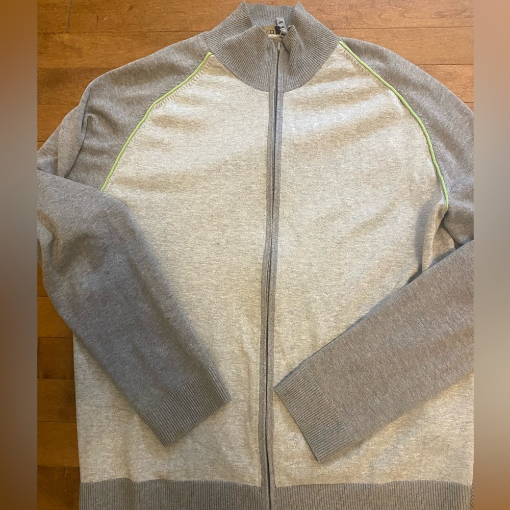 RW&CO. Men’s Gray Men's Sweater. Large